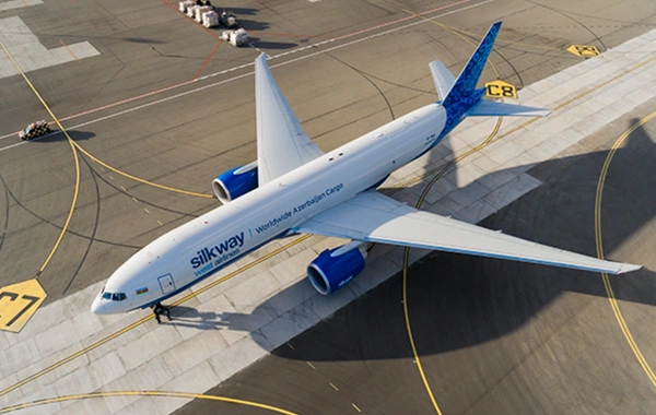 Третий грузовой самолет Boeing 777 авиакомпании Silk Way West Airlines прибыл в Баку