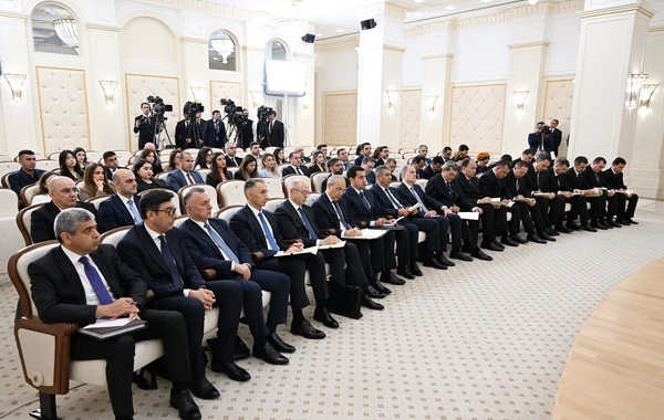 Azərbaycan və Türkmənistan prezidentləri mətbuata bəyanatlarla çıxış ediblər