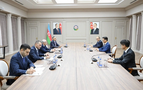 Əli Əsədov Beynəlxalq Konkisürmə Birliyinin prezidenti ilə görüşüb