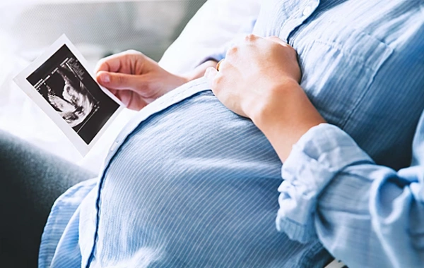 Həkimdən şok əməl - 49 uşağın bioloji atası olduğu üzə çıxdı