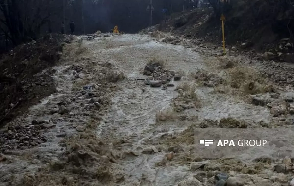 На дороге Губа–Хыналыг произошел обвал, движение перекрыто