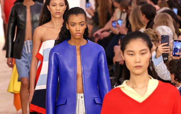 Названы самые модные цвета одежды на весну