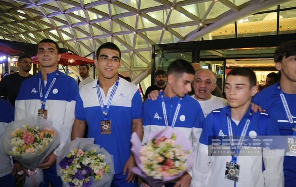 Avropa çempionatında tarixi nəticəyə imza atan Azərbaycan cüdoçuları Vətənə qayıdıb