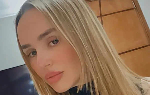 Blogger and her 15-year-old daughter found dead in their apartment