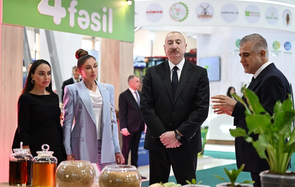 İlham Əliyev 19-cu Caspian Agro Week və 31-ci InterFood Azerbaijan sərgiləri ilə tanış olub