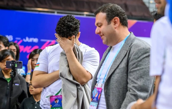 Aydın Süleymanlı dünya çempionu Maqnus Karlseni məğlub edib