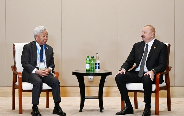 Prezident İlham Əliyev Tiencində Asiya İnfrastruktur İnvestisiya Bankının prezidenti ilə görüşüb