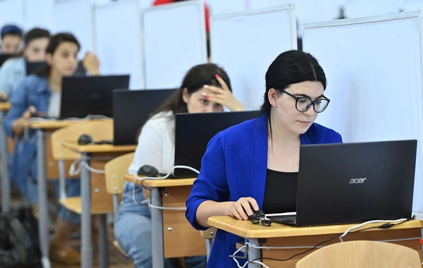 Neçə müəllim iş yerini dəyişdirib?