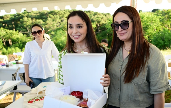 Leyla Əliyeva və Alona Əliyeva Xeyirxahlıq Festivalında iştirak ediblər