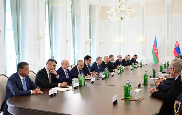 Prezident İlham Əliyevin Şuşada Slovakiya Prezidenti ilə geniş tərkibdə görüşü olub