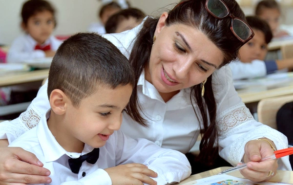 Ölkədə müəllim çatışmazlığı necə öz həllini tapır? - RƏSMİ CAVAB