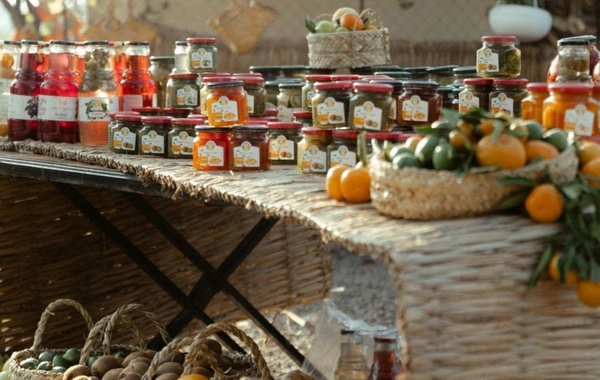 Leyla Əliyeva, Arzu Əliyeva və Alena Əliyeva Lənkəranda fermer təsərrüfatı ilə tanış olublar