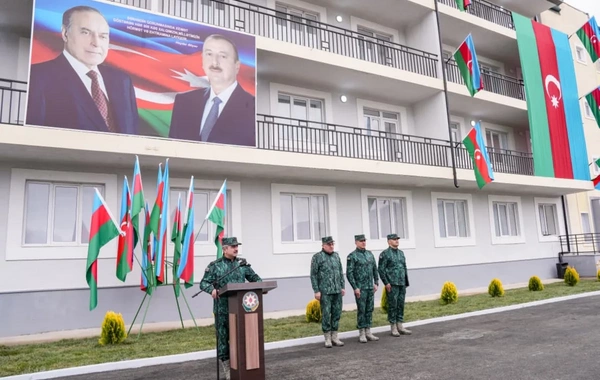 Azərbaycanda bir qrup hərbçiyə MƏNZİLLƏR VERİLDİ