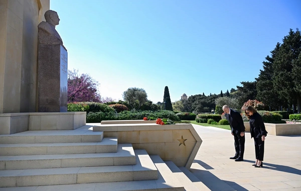 Faşizm üzərində Qələbə uğrunda mübarizədə həlak olan Azərbaycan övladlarının xatirəsi ehtiramla anılıb