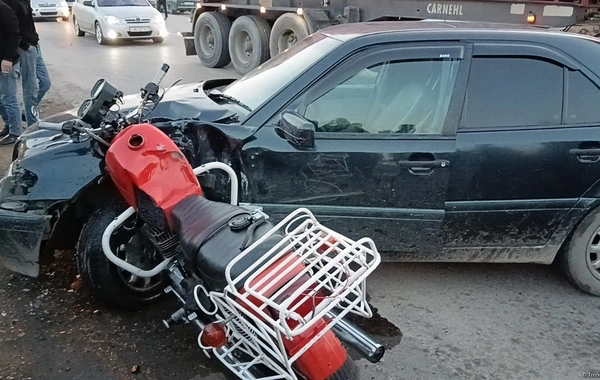 Tovuzda Fordla motosiklet toqquşdu - Xəsarət alan var
