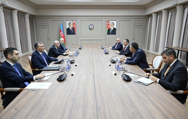 Əli Əsədov iordaniyalı nazirlə ikitərəfli əməkdaşlığın genişləndirilməsini müzakirə edib