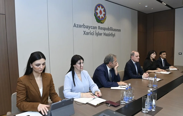 Ceyhun Bayramov Ben Bləklə TRIPP layihəsinin icrasını müzakirə edib