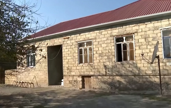 Azərbaycanlı aşıq yaşadığı evi illər əvvəl 2000 AZN-ə satıb