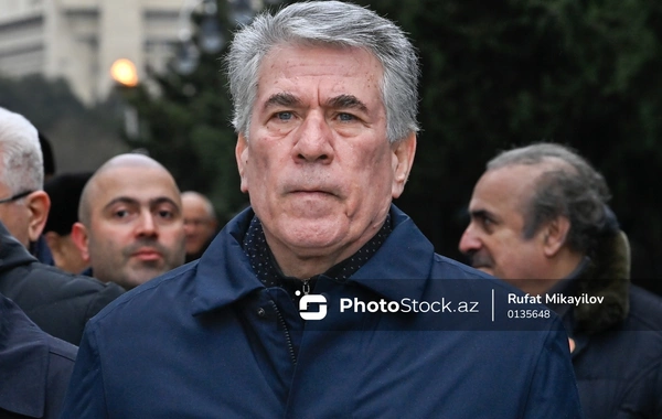 Rəsmilər Şəhidlər xiyabanında