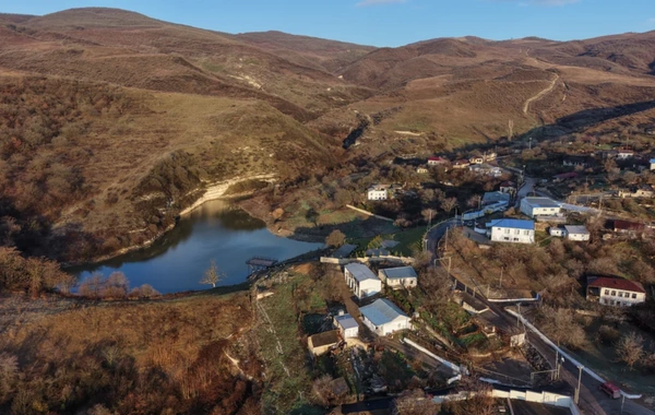 Президент Ильхам Алиев ознакомился с работами, проделанными в селе Ханабад Ходжалинского района