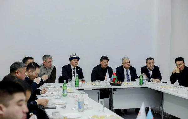 Qırğız nümayəndə heyəti "Abşeron" Ticarət Mərkəzində sahibkarlarla görüşüb