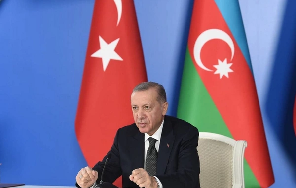 Ərdoğan Azərbaycanı Müstəqilliyinin Bərpası Günü münasibətilə təbrik edib