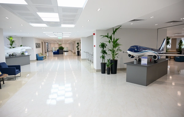 Prezident İlham Əliyev Milli Aviasiya Akademiyasında Beynəlxalq Təlim Mərkəzinin açılışında iştirak edib