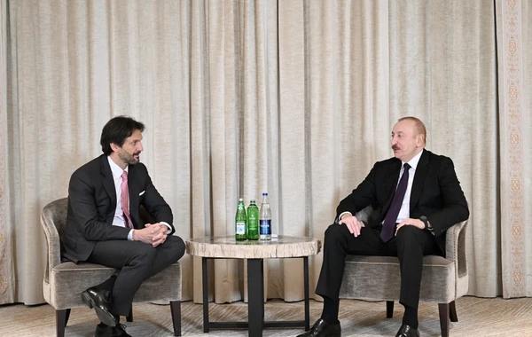 Prezident İlham Əliyev Münxendə Slovakiyanın müdafiə naziri ilə görüşüb