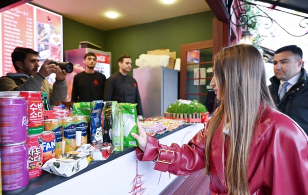 Alyona Əliyeva Novruz yarmarkasını ziyarət edib