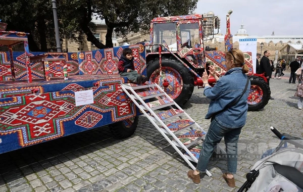 İçərişəhərdə Beynəlxalq Xalça Festivalının açılış mərasimi keçirilib