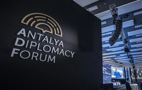Rusiya-Ukrayna müharibəsi Antalya forumunun diqqət mərkəzində