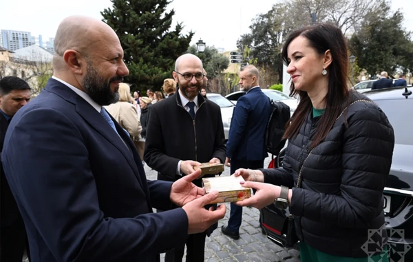 Litvanın Baş naziri İnqa Ruqiniene İçərişəhərlə tanış olub