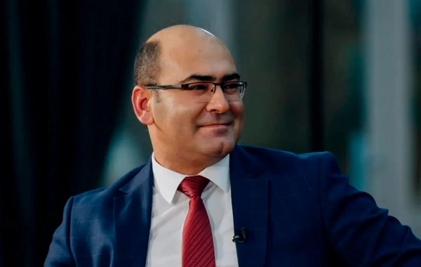 12 il sonra vəzifəsindən azad olundu