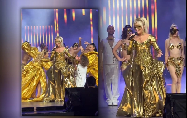 Ajda Pekkan geyimi ilə müzakirələrə səbəb oldu
