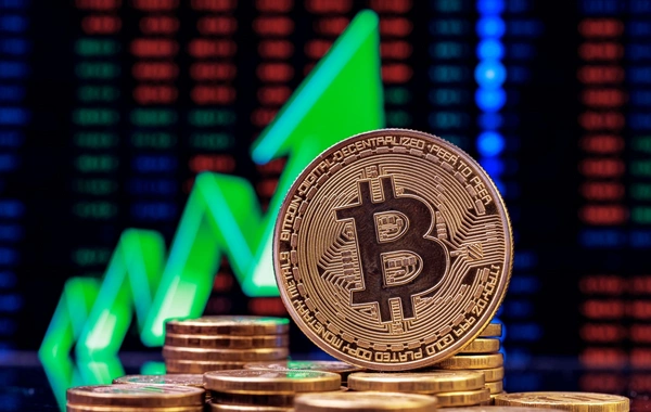 "Bitcoin"in məzənnəsi tarixi maksimumu yeniləyib