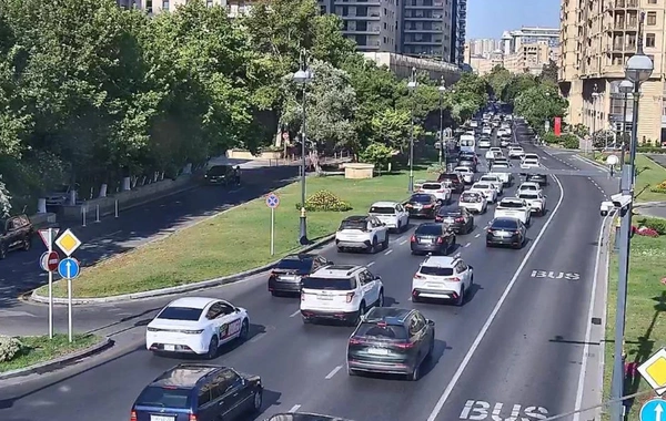 Paytaxtın bəzi küçələrində sıxlıq müşahidə olunur