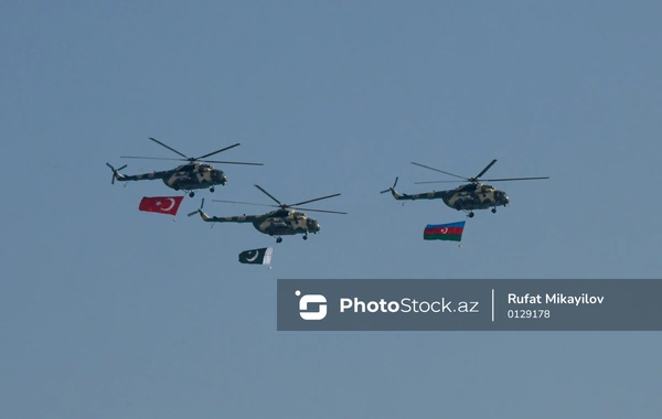 Bakıdakı hərbi paraddan maraqlı FOTOLAR