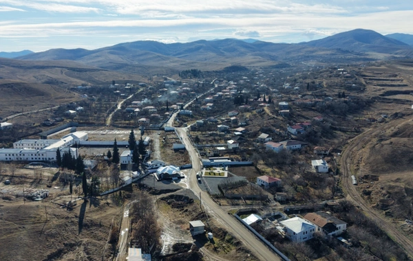Президент Ильхам Алиев ознакомился с работами, проделанными в селе Ашагы Оратаг Агдеринского района
