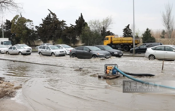 Zabratda yağışın fəsadları aradan qaldırılır