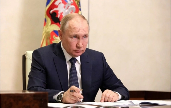 Rusiyada əcnəbilərin əmək müqavilələrinin ləğvi asanlaşdırılır - Putin qərar imzaladı