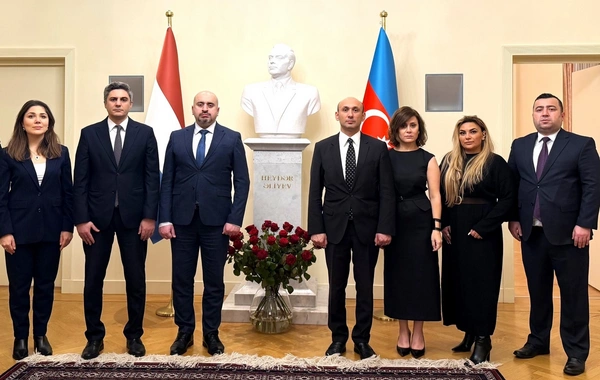 Niderlandda Ulu Öndər Heydər Əliyevin anım günü qeyd edilib