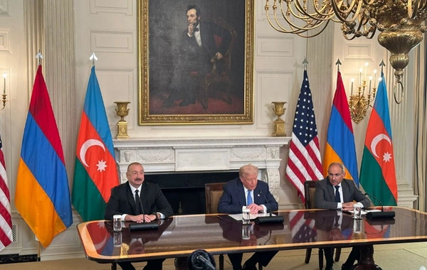 İlham Əliyev, Donald Tramp, Nikol Paşinyan üçtərəfli sənəd imzalayıb