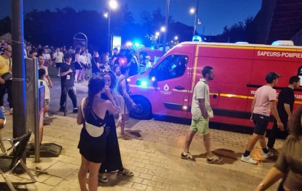 Во Франции неизвестные укололи шприцами 145 девушек на музыкальном фестивале