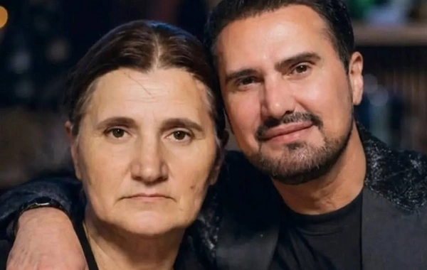 Nadir Qafarzadədən anası ilə bağlı təsirli paylaşım