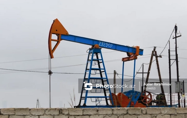 Azerbaijani oil continues to rapidly depreciate