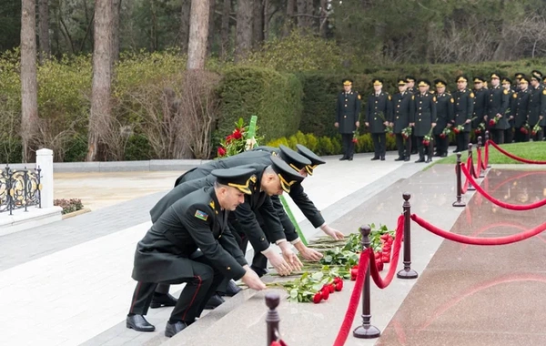 SOMDA rəhbərliyi Fəxri və Şəhidlər xiyabanlarını ziyarət edib - FOTO