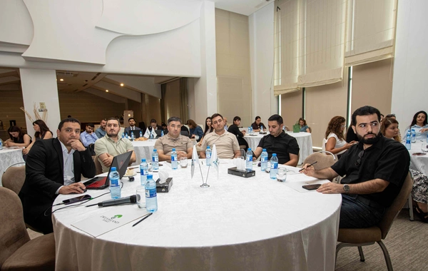 "Azərsun Holdinq"  "Süni intellekt dövründə effektiv sayt idarəetməsi" mövzusunda təlim keçirib