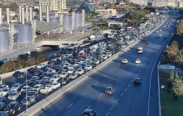 Bakının bu küçələrində sıxlıq var - SİYAHI Bakının bu küçələrində sıxlıq var - SİYAHI