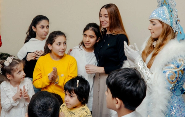 Leyla Əliyeva, Arzu Əliyeva və Alyona Əliyeva "Təmiz Dünya" sığınacağındakı uşaqların bayram sevincinə şərik olublar