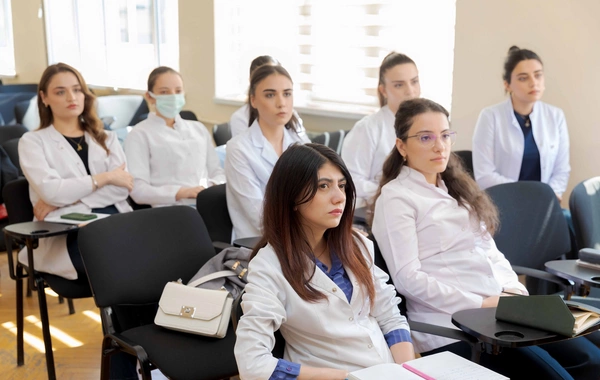 Tibb Universitetini bitirənlərin neçə faizi xaricdə işləyir? - RƏSMİ